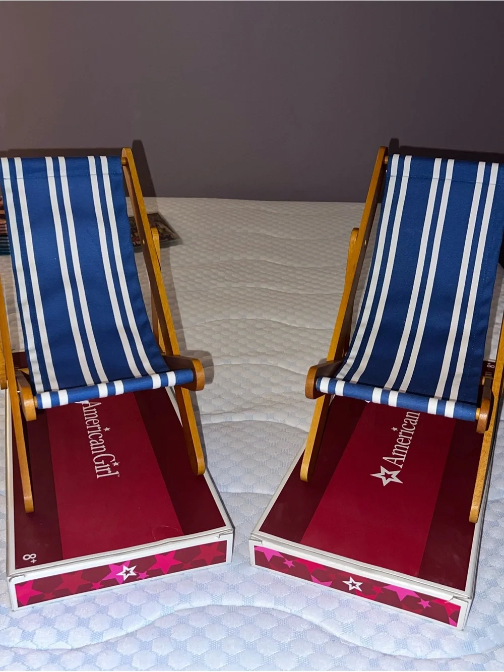 American Girl Kit Kittredge Blue and White Striped Beach Lounge Chairs (Pair)